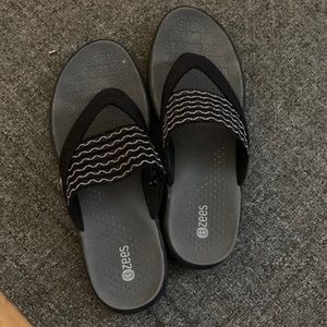 Bzees sandals sz 7